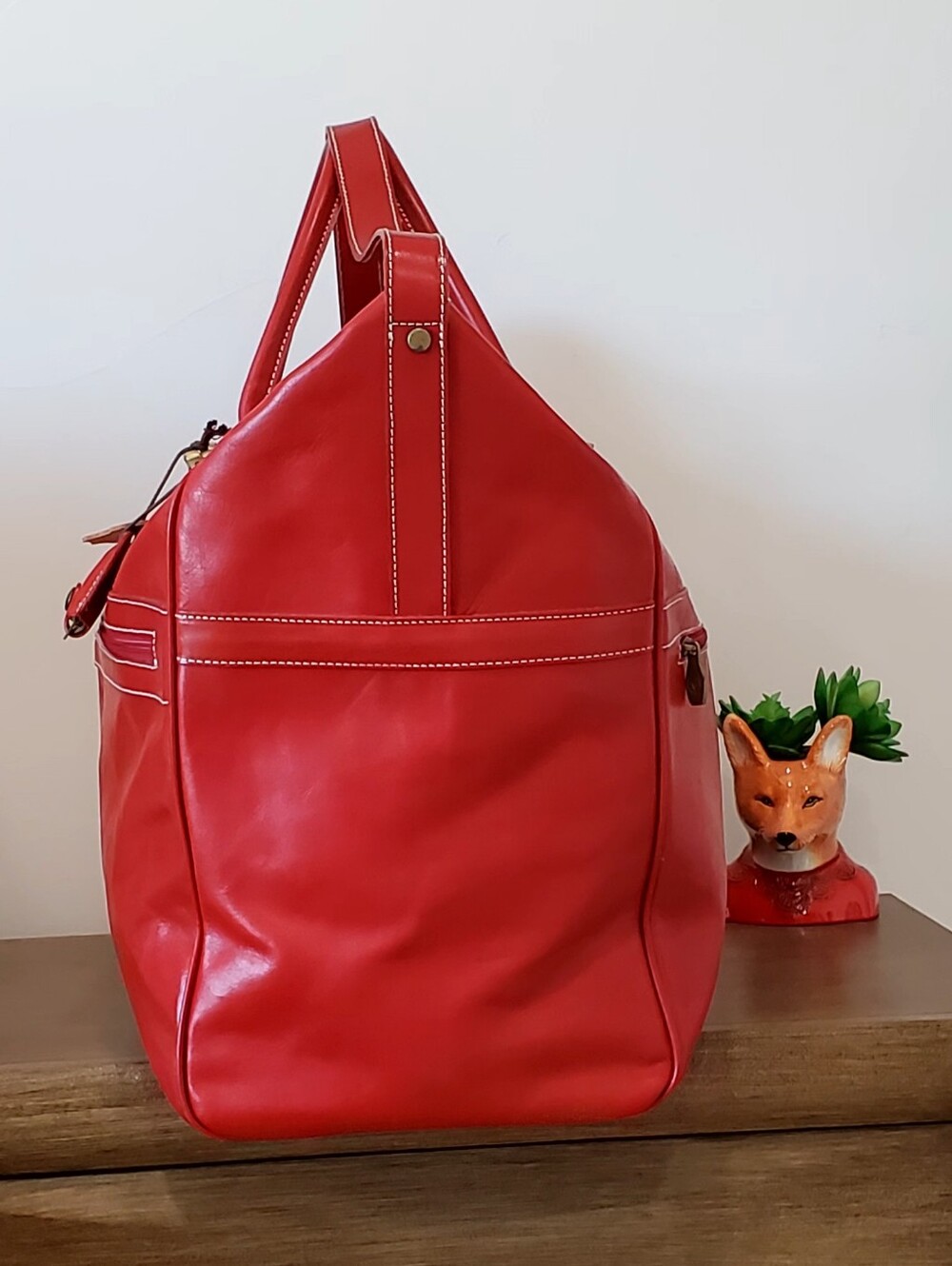 Valentina Italy Vtg. Large Red Leather Travel Duffle Bag, Original Lock/Keys - Picture 8 of 16